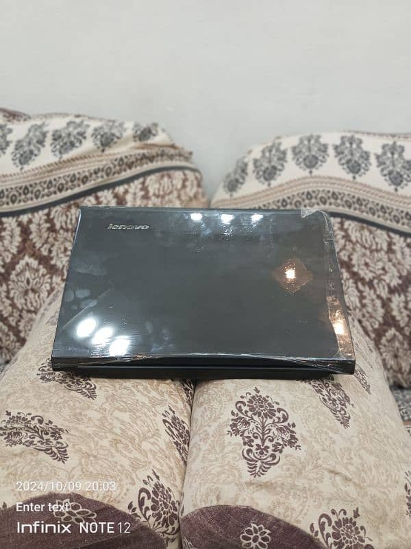 laptop Lenovo i3 3rd generation 4