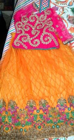 Mehndi lehnga