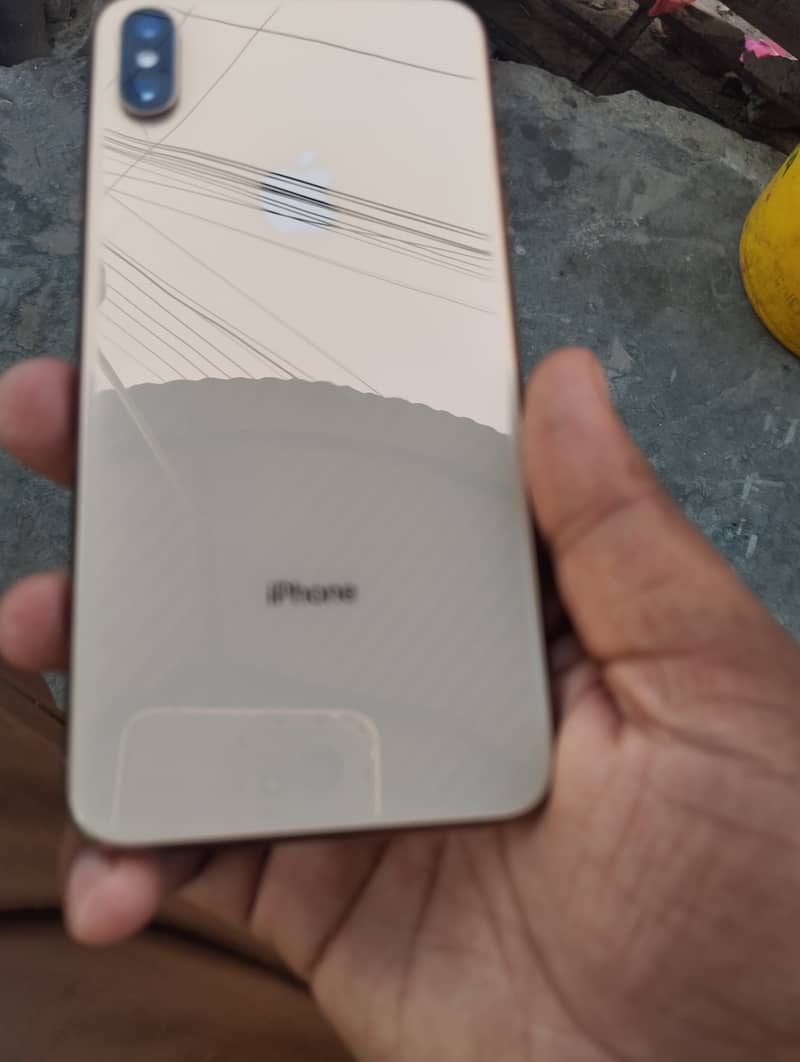 iPhone XS Max  non PTA 512Gb golden with box 2