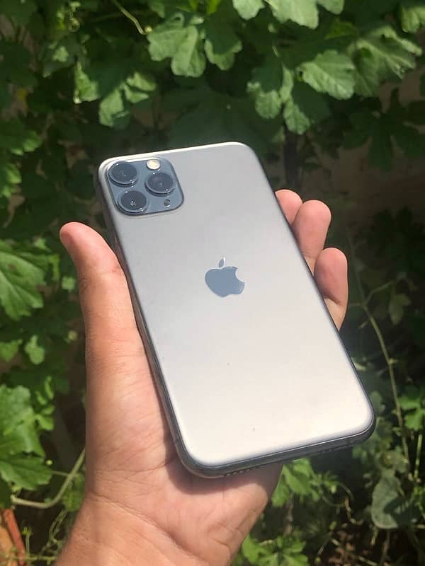 iPhone 11 Pro 8