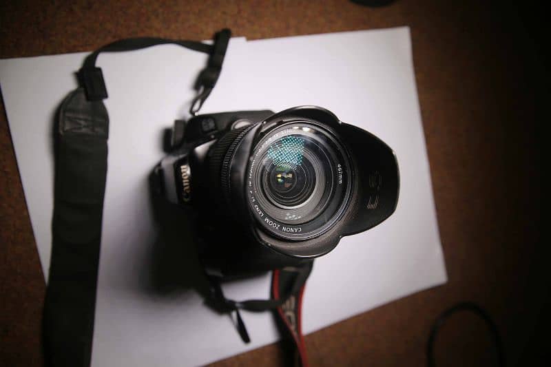 Canon 70D camera with 10-135mm lens for sale 1