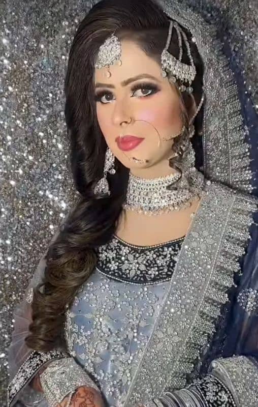 bridal makeup barat + mhndi with all services 5