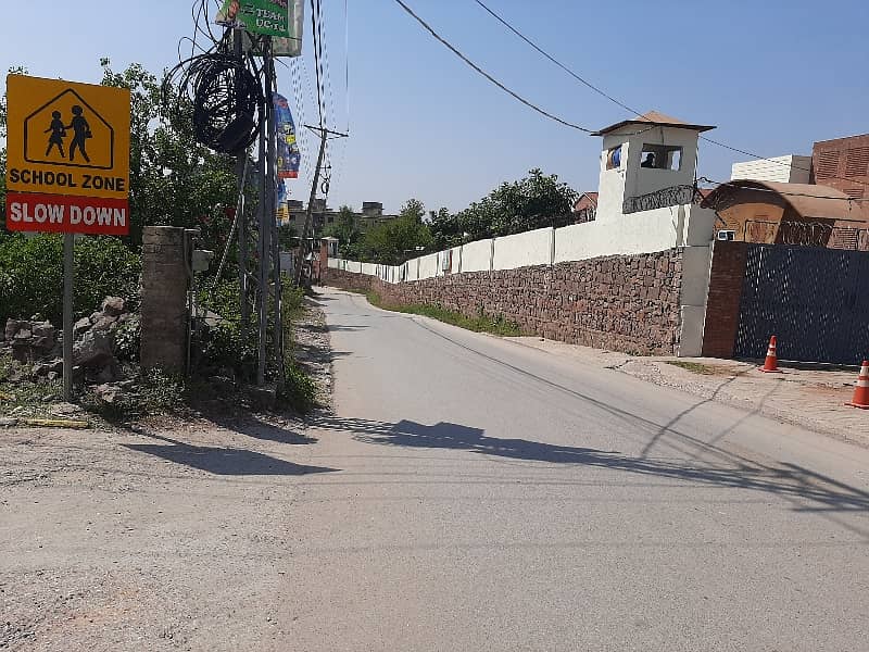 3 Kanal Plot For Sale in Imran Khan Chowk Near Beaconhouse 0