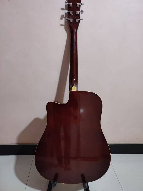 Yamaha semi acoustic guitar 3