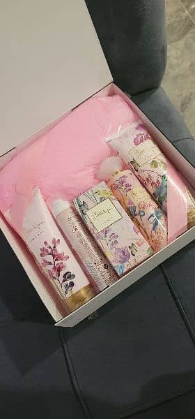 Marks & Spencer London gift set 4