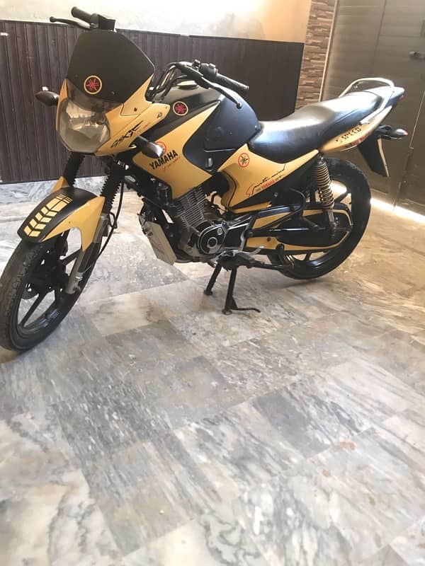 YAMAHA YBR125cc 5