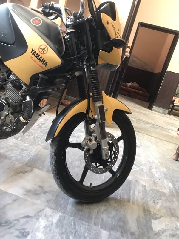 YAMAHA YBR125cc 8