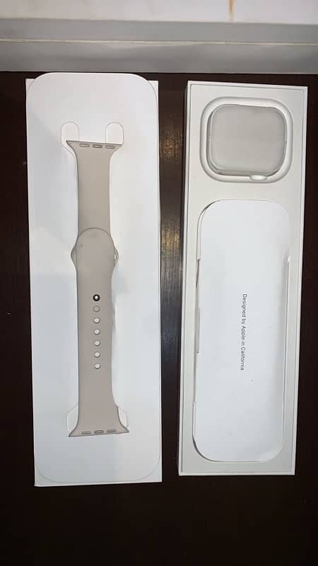 Apple watch series 9 starlight colour 1