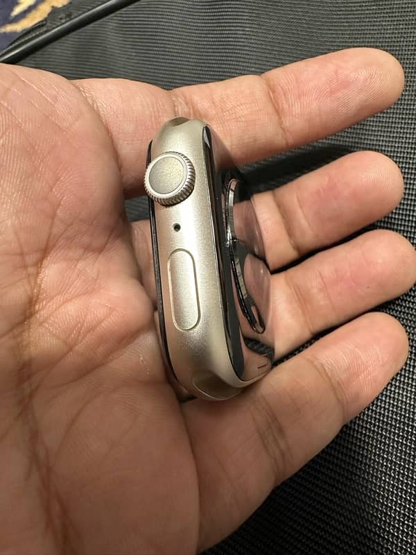 Apple watch series 9 starlight colour 3