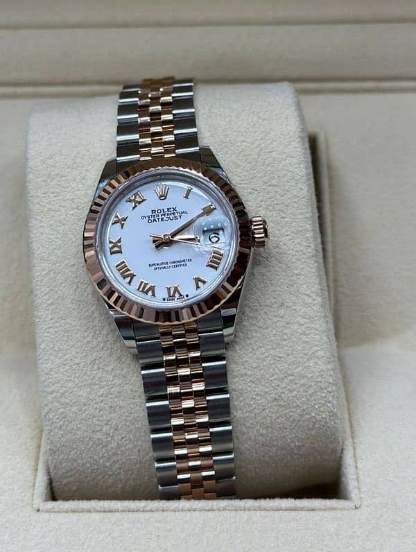 WATCH BUYER / Rolex President Chopard Happy Diamonds Breitling Avenger 11