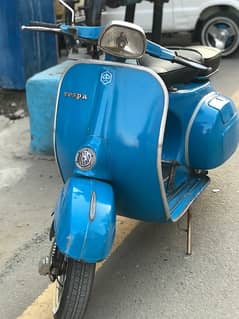 Vespa Super Italian