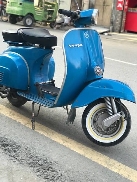 Vespa Super Italian 6