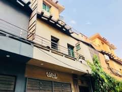 Margzar society Alhamd park ph1 urgent house available for sale