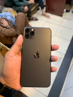 Iphone 11 pro max ( all okay )