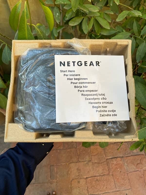 NETGEAR N300 wifi router/device 2