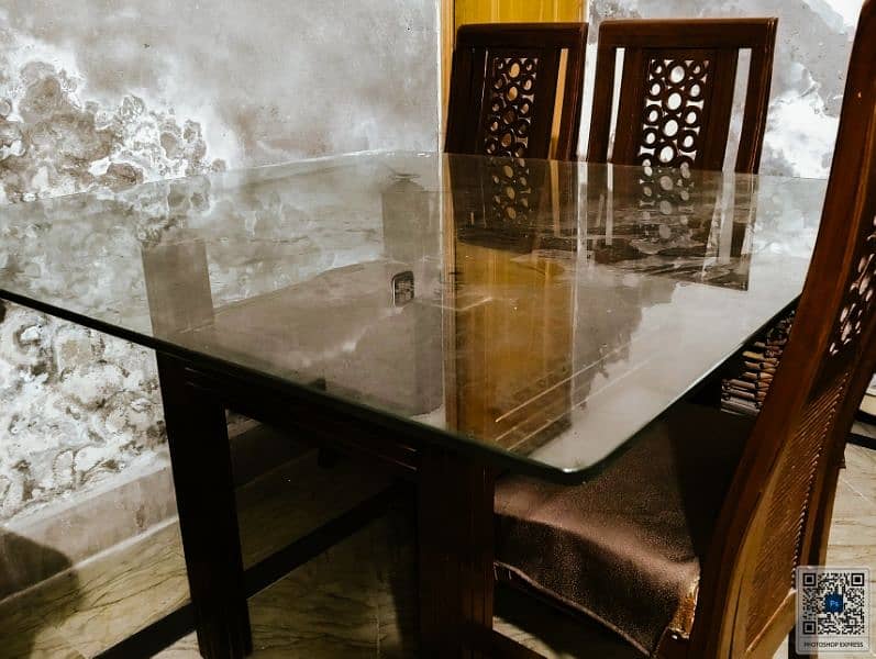 Dining table with 4 seats 4