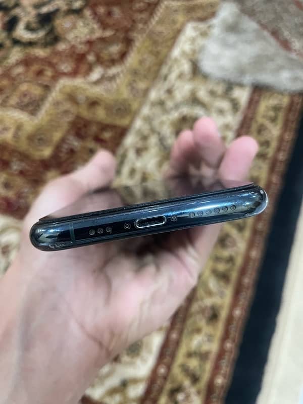 iphone 11 pro 64GB non pta waterpack 1