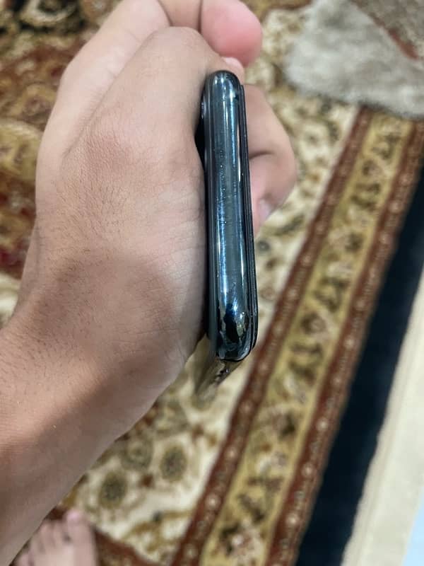 iphone 11 pro 64GB non pta waterpack 2