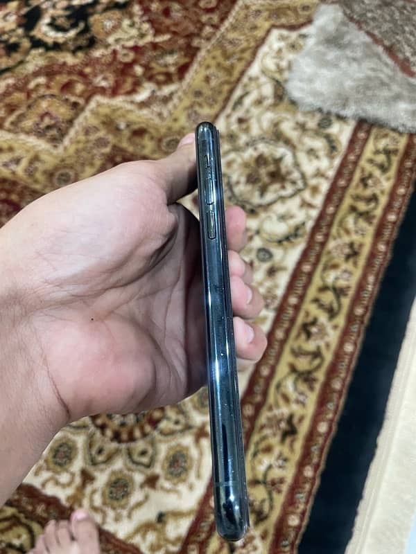 iphone 11 pro 64GB non pta waterpack 4