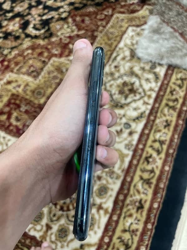 iphone 11 pro 64GB non pta waterpack 5