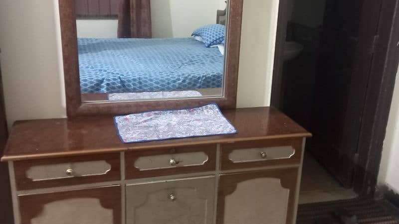 Bed and Dressing Table for Sale 2