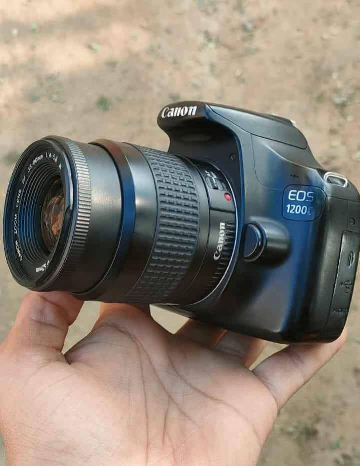 Canon 1200D 1