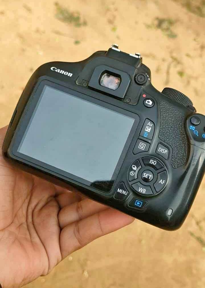 Canon 1200D 3