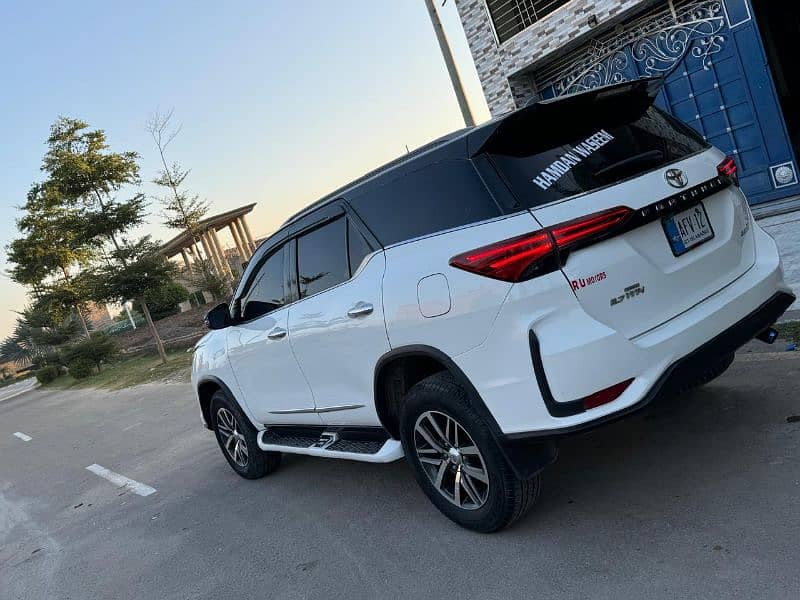 Toyota Fortuner 2018 4