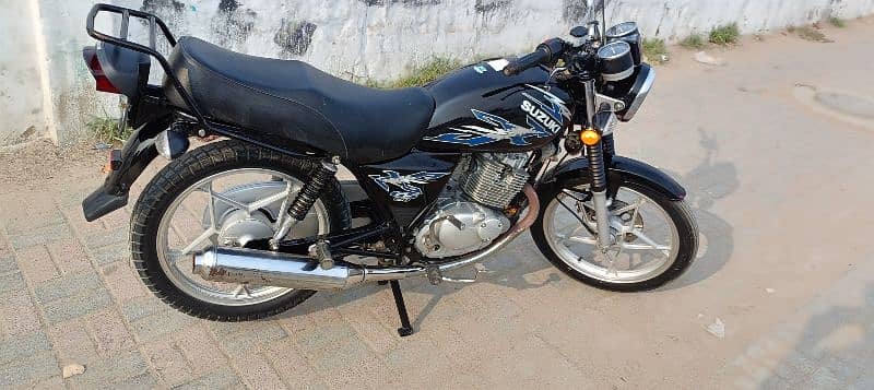 Suzuki GS150 0