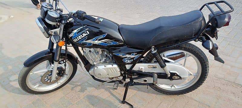 Suzuki GS150 1