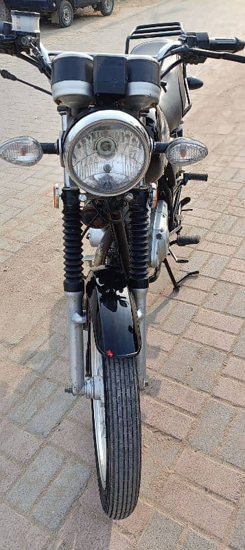 Suzuki GS150 10