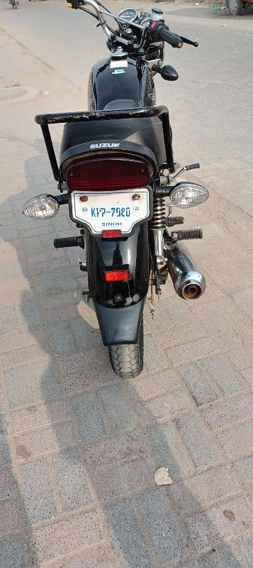 Suzuki GS150 13