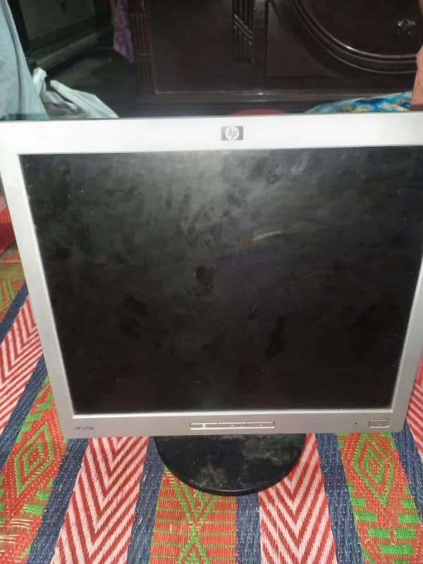 HP 18 inch Led 1