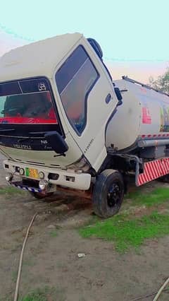 Isuzu npr oil tanker