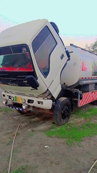 Isuzu npr oil tanker 0