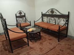 metal sofa set. . condition bilkul thk hai. . bs color hoga