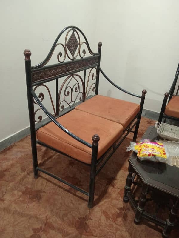 metal sofa set. . condition bilkul thk hai. . bs color hoga 1