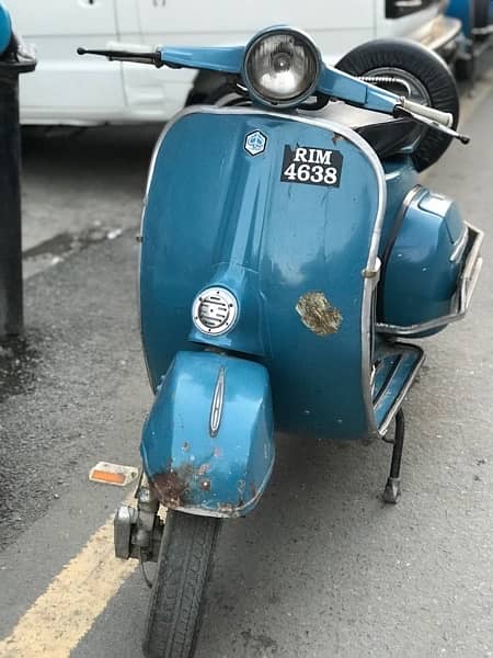 Vespa Super Italy Assemble 4