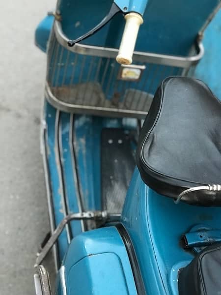 Vespa Super Italy Assemble 6