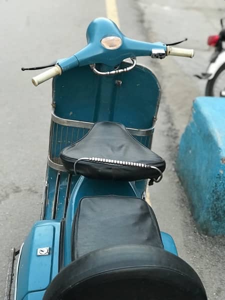 Vespa Super Italy Assemble 8