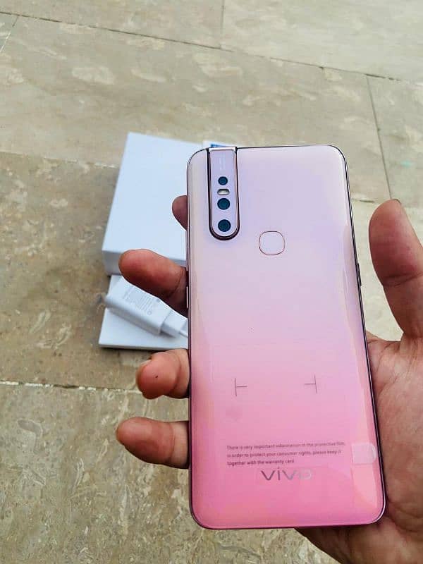 Vivo V 15 8 GB Ram 256 memory 3