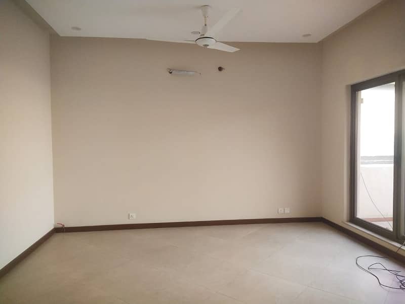 1 Kanal Upper Portion (Separate Gate) 3 Bed Tv Lounge Kitchen Store Servant Quarter In SUI GAS Housing Society For Rent 14