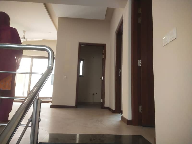 1 Kanal Upper Portion (Separate Gate) 3 Bed Tv Lounge Kitchen Store Servant Quarter In SUI GAS Housing Society For Rent 26