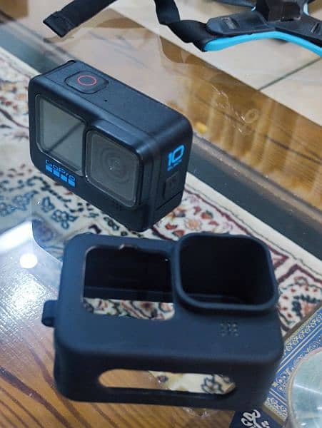 GoPro Hero 10 sealed 10/10 condition 5