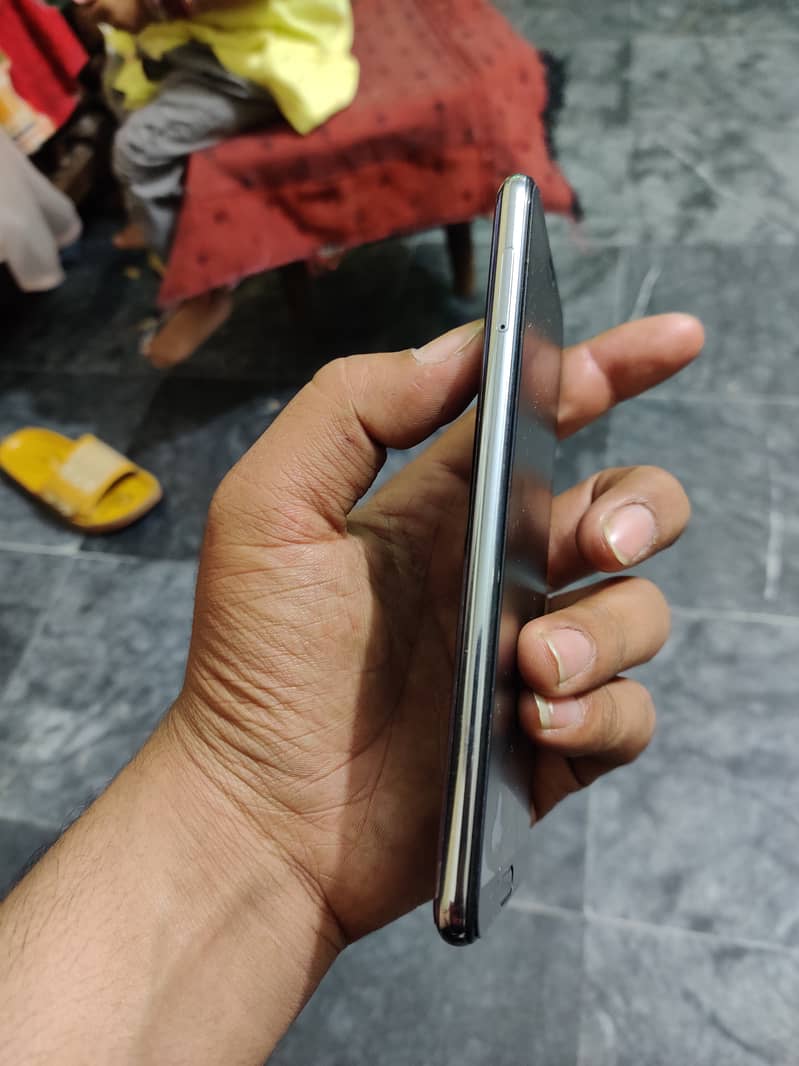 Huawei P20 pro 6/128 singal sim pach pta hai 1