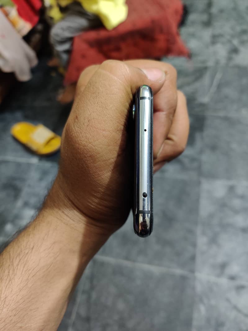 Huawei P20 pro 6/128 singal sim pach pta hai 2