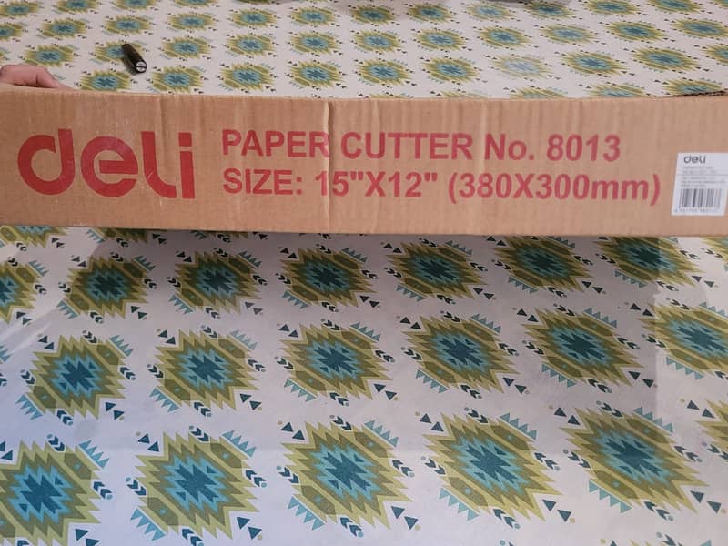 Deli E8013 Steel B4 Paper Trimmer 12 Sheets (negotiable price) 2