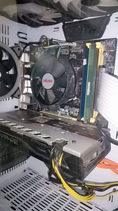 asus b85m-e with I5 4590 and 1GB GPU DDR5 128BIT 0