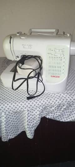 Singer computer sewing machince 10/10