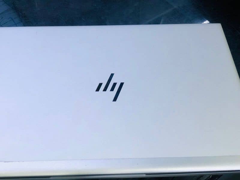 HP elite book 830 G5 0